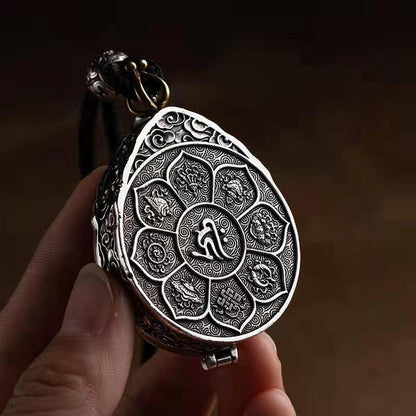 Bagua Pendant Necklace | Silver-Plated Eight Trigrams