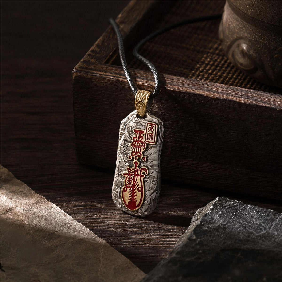 Collar con colgante del Maestro Celestial taoísta Zhang