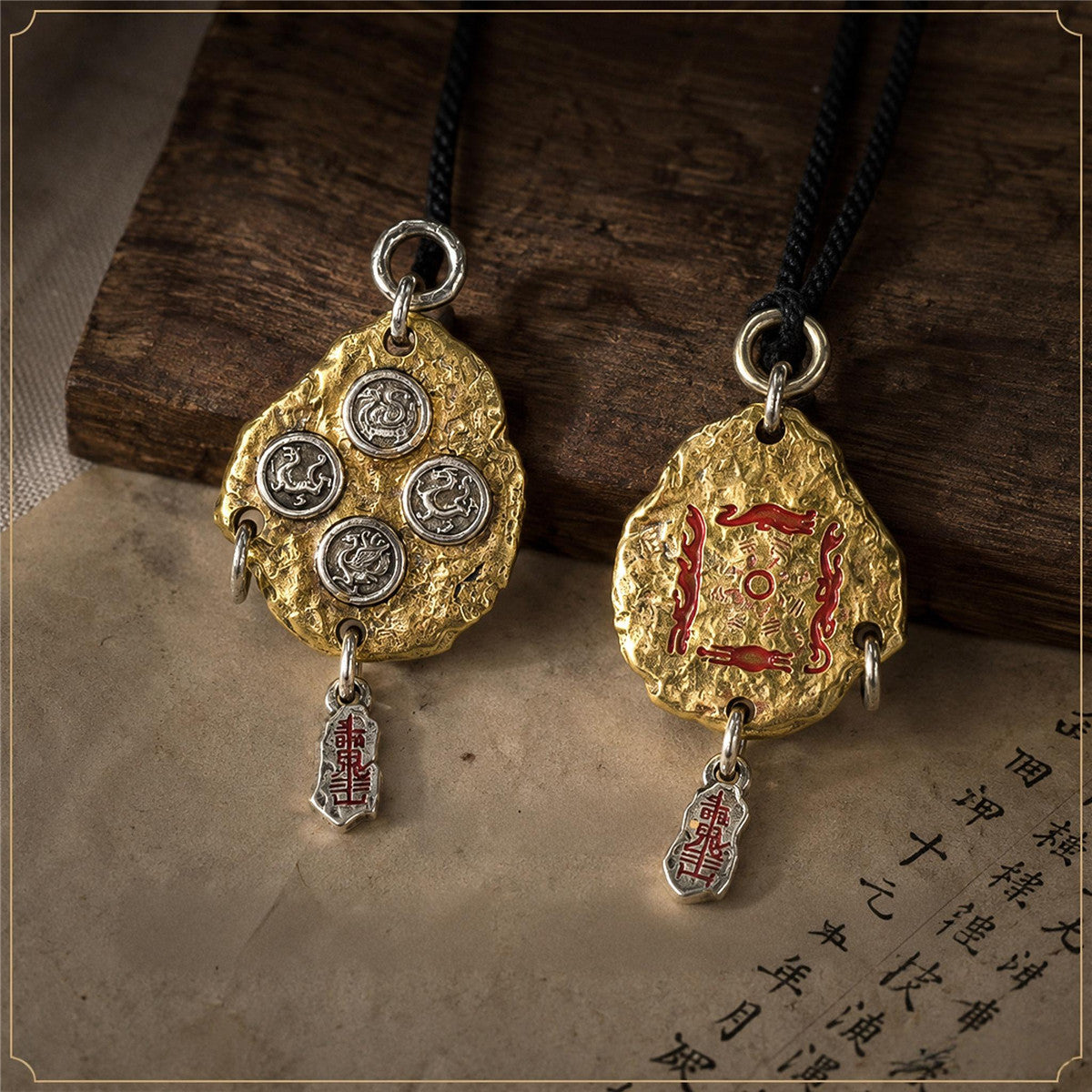 Collar con colgante de los Cuatro Símbolos taoístas – Amuleto chino vintage