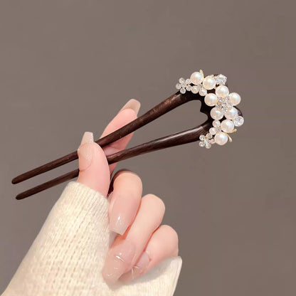 Épingle à cheveux en bois avec fleur en perles